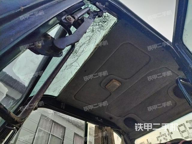 驾驶室顶部（整机外观）