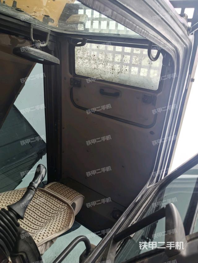 駕駛室頂部（整機(jī)外觀）