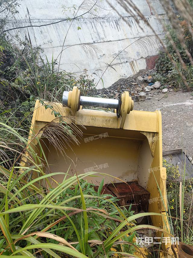 整机右侧（设备外观及核心部件）