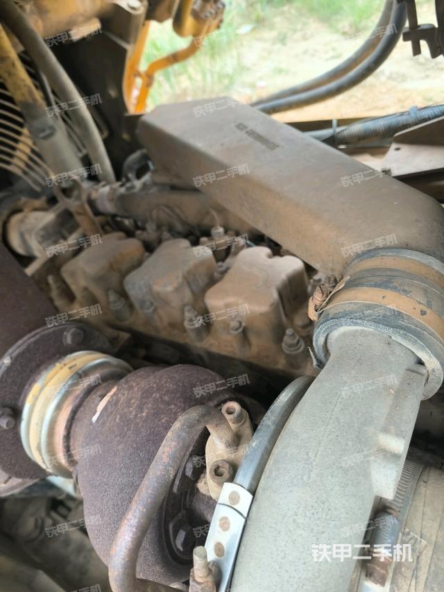 风扇及皮带（推土机发动机舱）