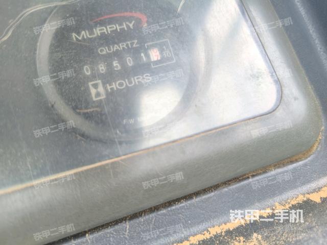 驾驶室内部全景（推土机驾驶室）