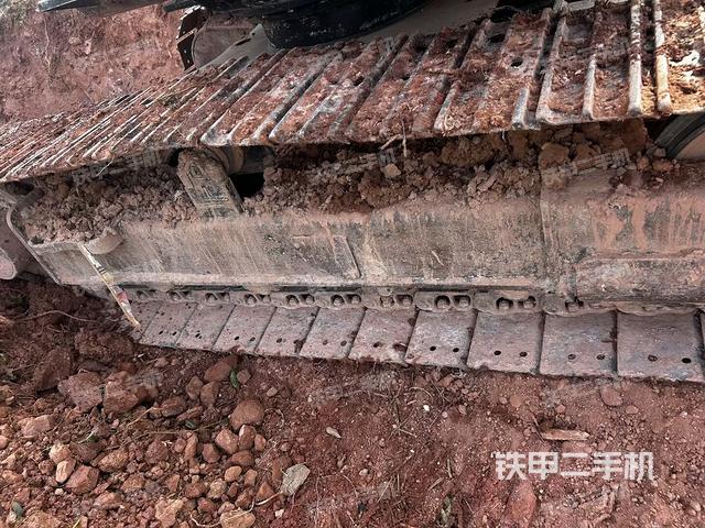 右驱动轮（行走机构）