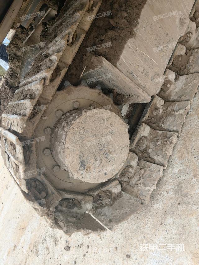 右驱动轮（行走机构）