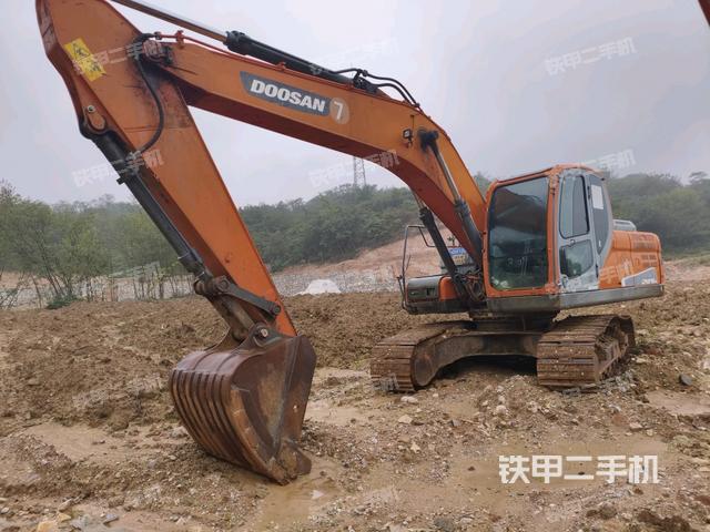 斗山DX215-9C挖掘機(jī)