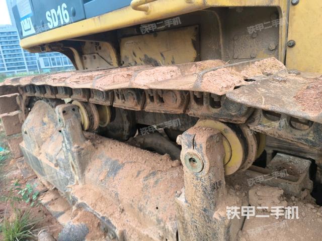 推土鏟右后（推土機(jī)底盤及工作裝置）