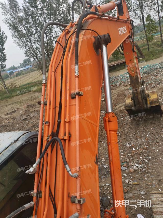 大臂背部俯视（工作和回转装置）