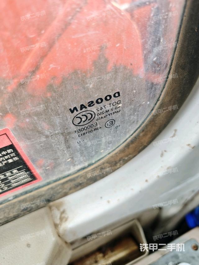 座椅右側(cè)控制臺/鑰匙門/油門/含右手柄（駕駛室部分）