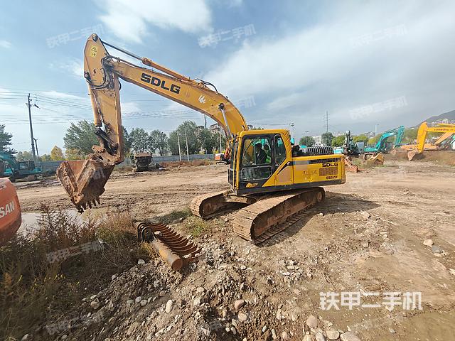 山東臨工E6225F挖掘機(jī)