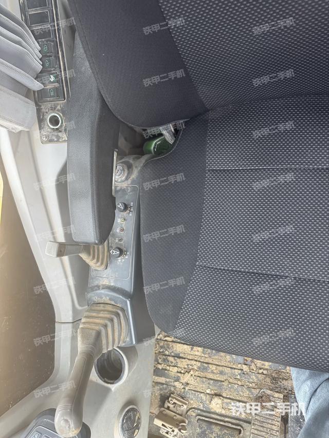 驾驶室整体（整机外观）