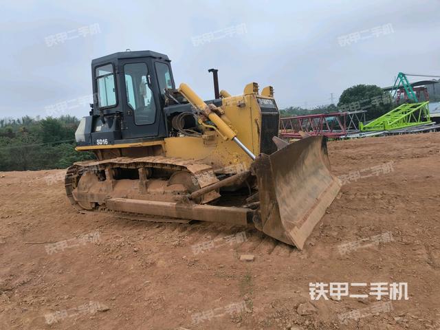 右前45°（推土机整车外观）