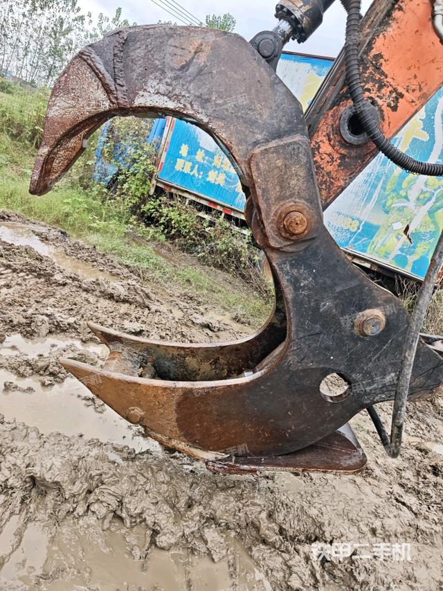 大臂油缸整體?豎拍（工作和回轉(zhuǎn)裝置）