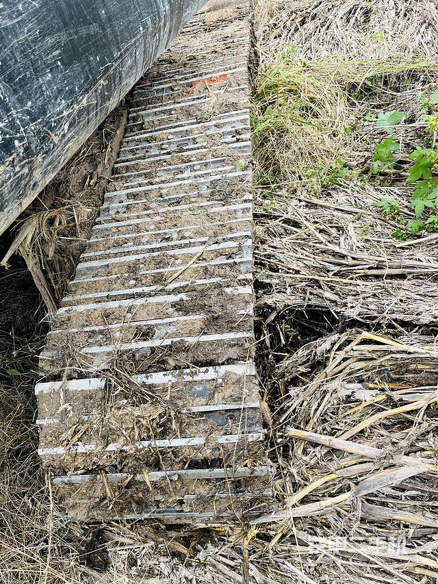 單側(cè)履帶整體（整機(jī)外觀）