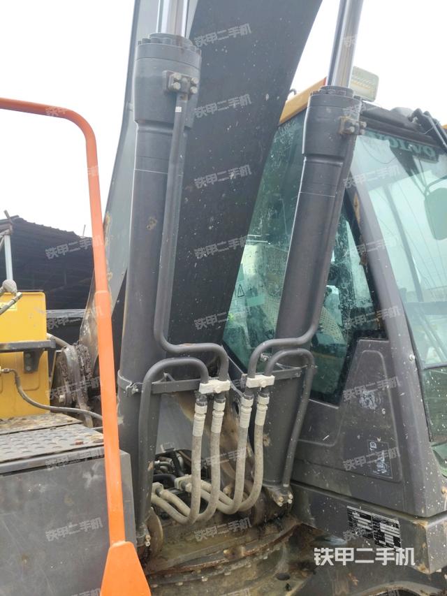 大臂油缸整體?豎拍（工作和回轉裝置）