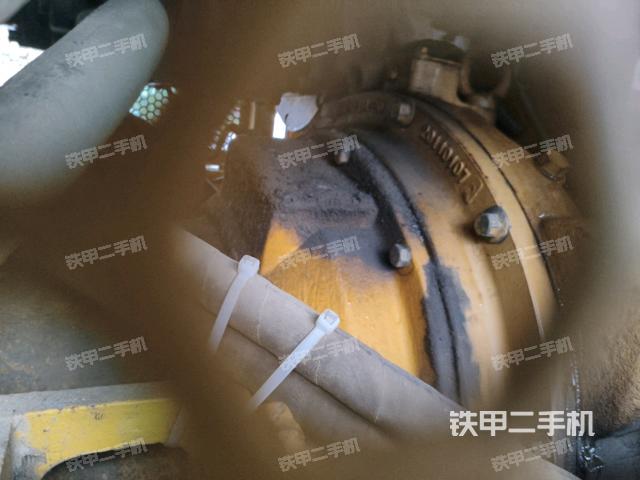 駕駛室操作臺(tái)（設(shè)備外觀及核心部件）