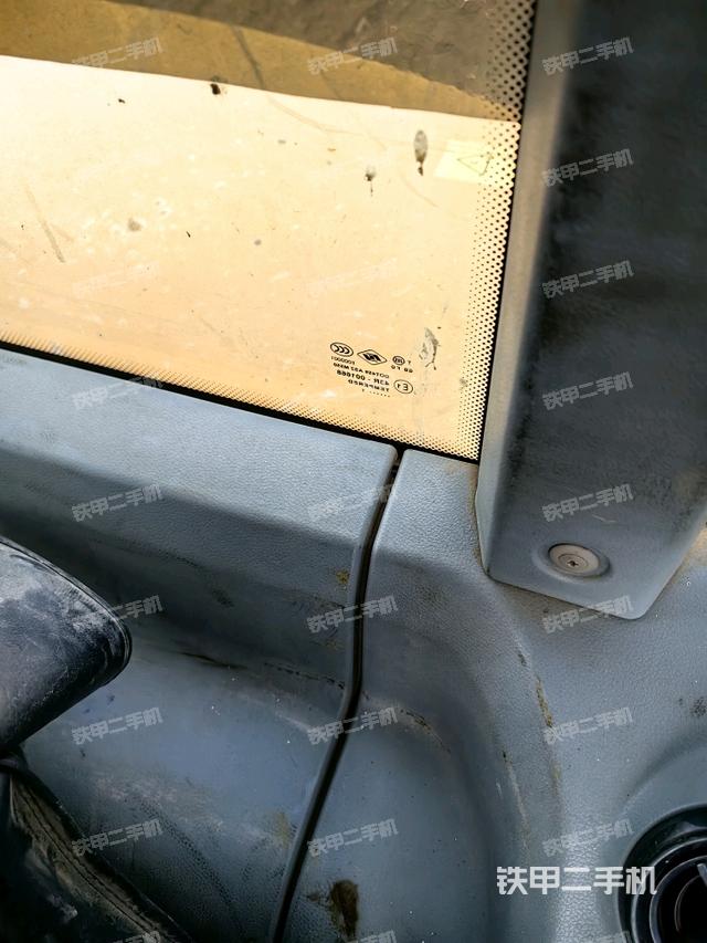 后窗玻璃角標(biāo)（駕駛室部分）