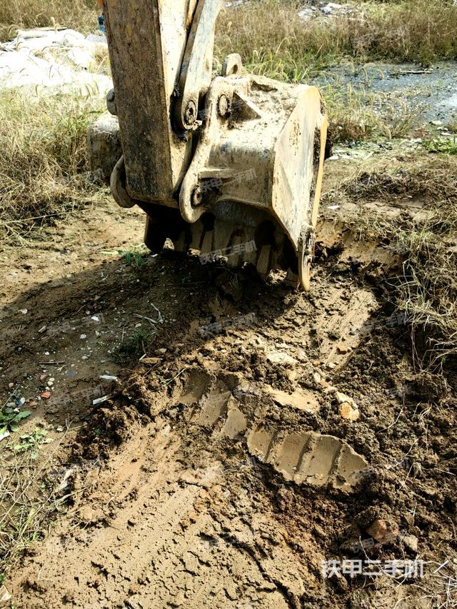 鏟斗45度(工作和回轉(zhuǎn)裝置) 鏟斗45度(工作和回轉(zhuǎn)裝置)