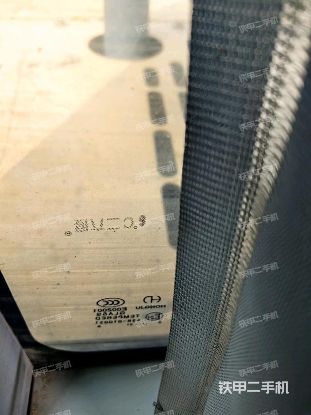 后窗玻璃角標(biāo)(駕駛室部分) 后窗玻璃角標(biāo)(駕駛室部分)