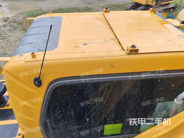 驾驶室顶部（整机外观）