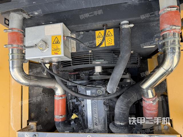 發(fā)動機(jī)整體俯視(整機(jī)外觀) 發(fā)動機(jī)整體俯視(整機(jī)外觀)