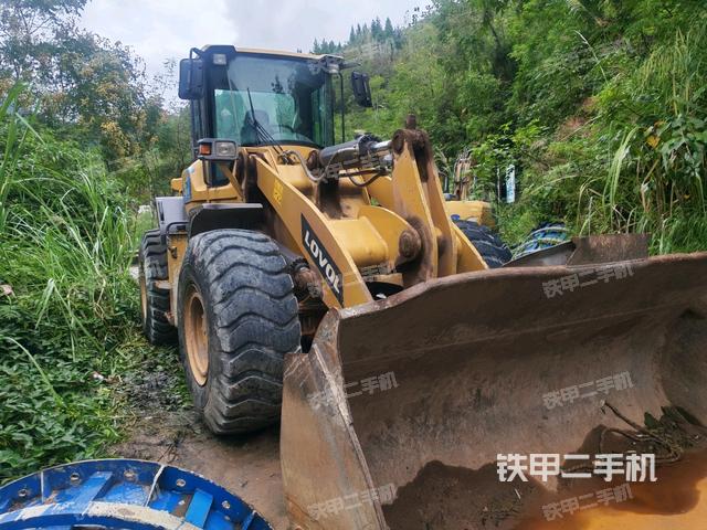 右前45°（整機外觀）