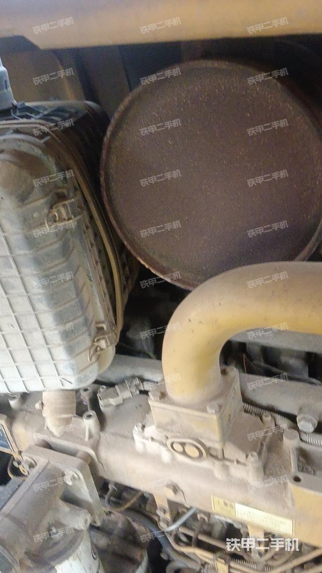 发动机右侧（整机外观及大件）