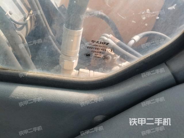 右側(cè)玻璃角標（駕駛室部分）