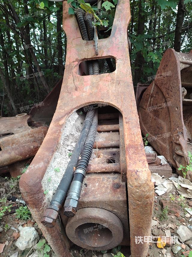 整机右侧（设备外观及核心部件）