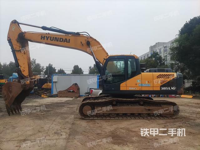 現(xiàn)代R275LVS挖掘機