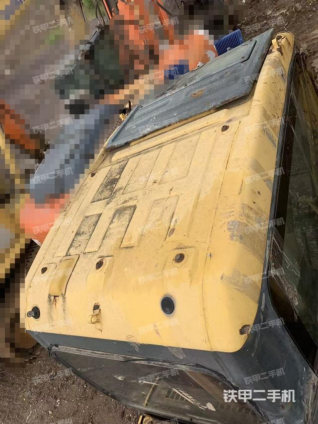 驾驶室顶部（整机外观）