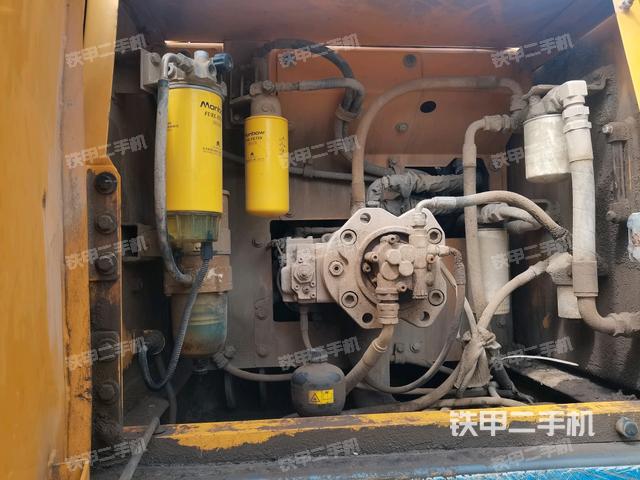 液壓泵斜45?左（大件艙室）