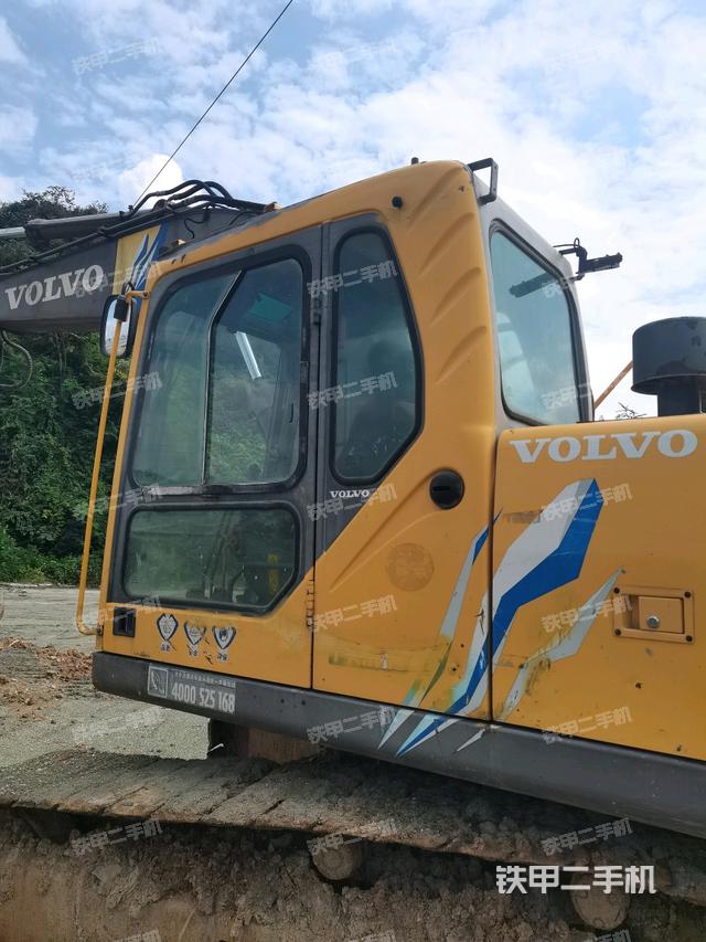 駕駛室正側(cè)（駕駛室部分）