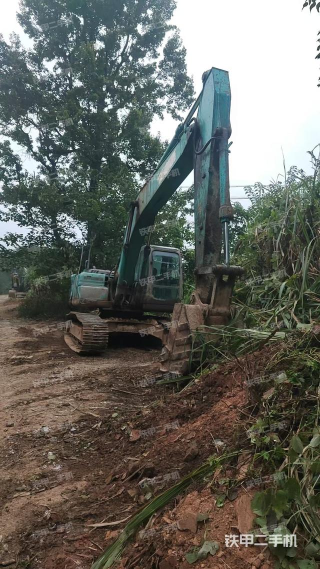 神鋼SK200-11挖掘機