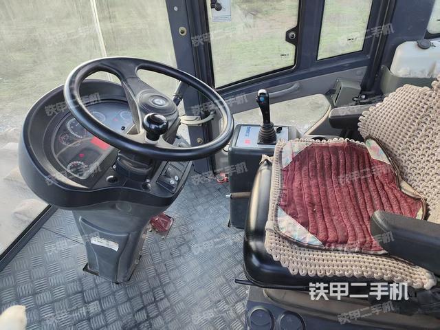 驾驶室操作台（设备外观及核心部件）