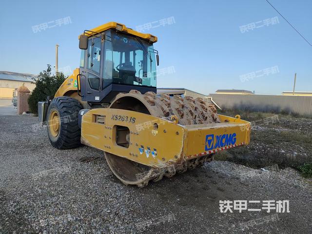 整机右侧（设备外观及核心部件）