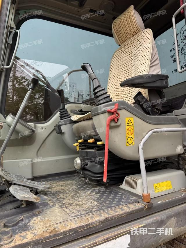 驾驶室整体（整机外观）