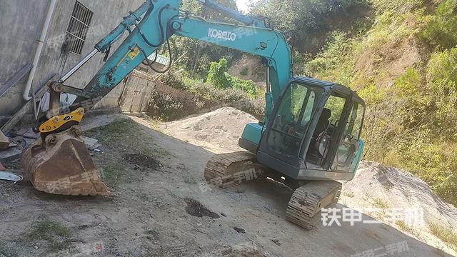 神鋼SK75-8挖掘機