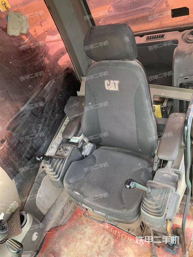 驾驶室整体(整机外观) 驾驶室整体(整机外观)