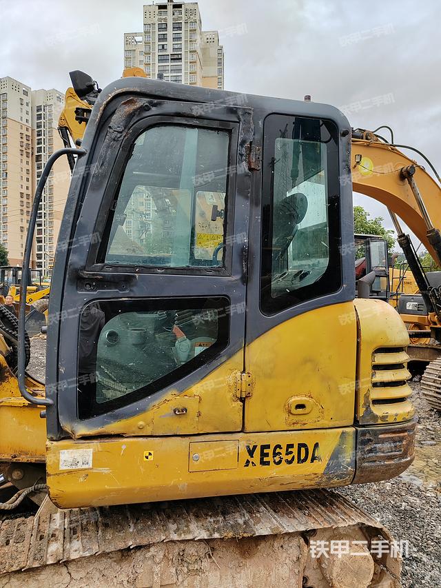 驾驶室整体（整机外观）