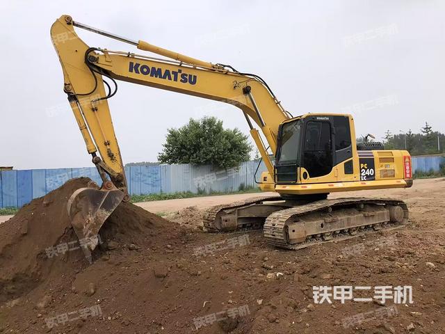 小松PC240LC-8M0挖掘機