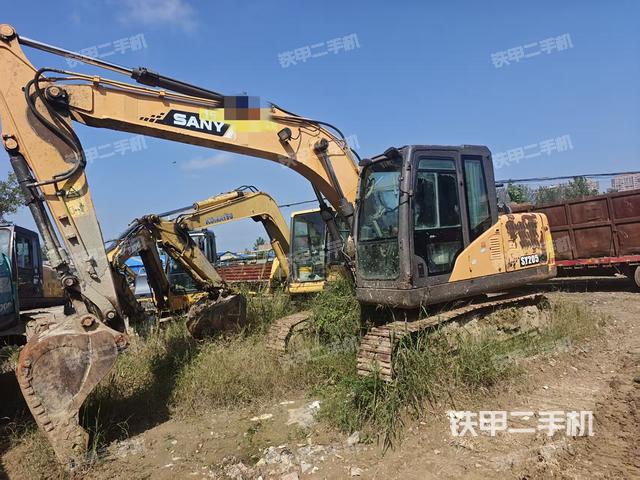 三一重工SY135C挖掘機(jī)