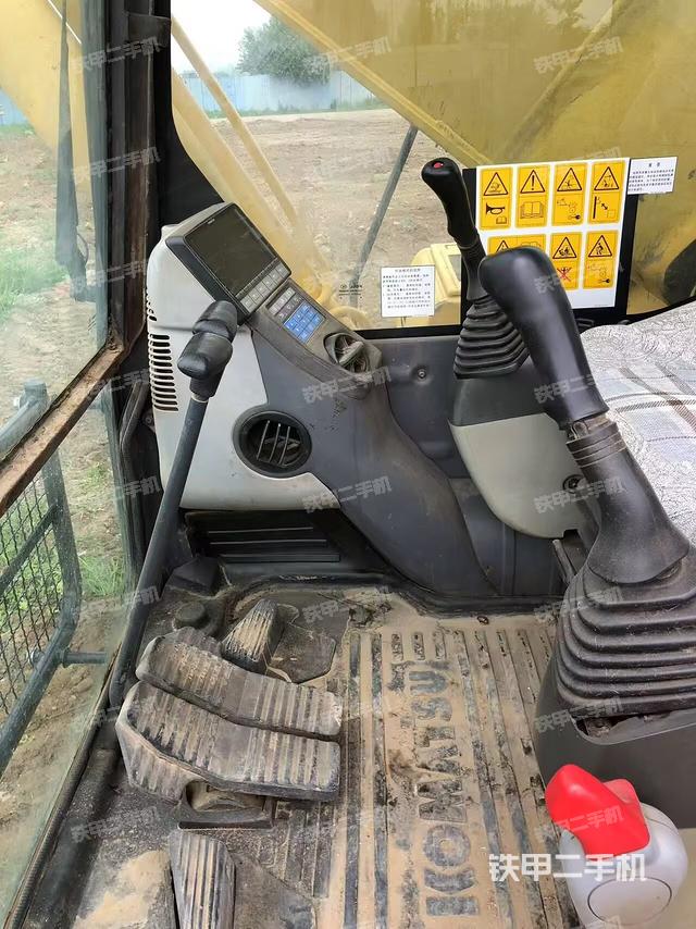 驾驶室整体(整机外观) 驾驶室整体(整机外观)