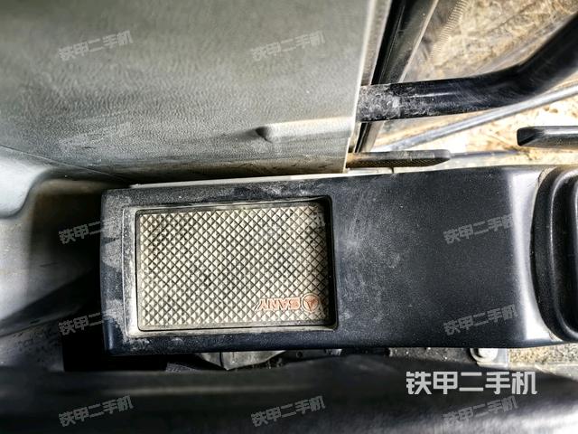 座椅左側(cè)控制臺/音響/含左手柄（駕駛室部分）