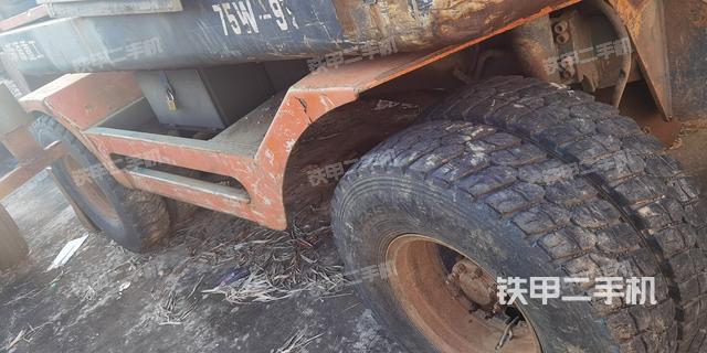 单侧履带整体(整机外观) 单侧履带整体(整机外观)