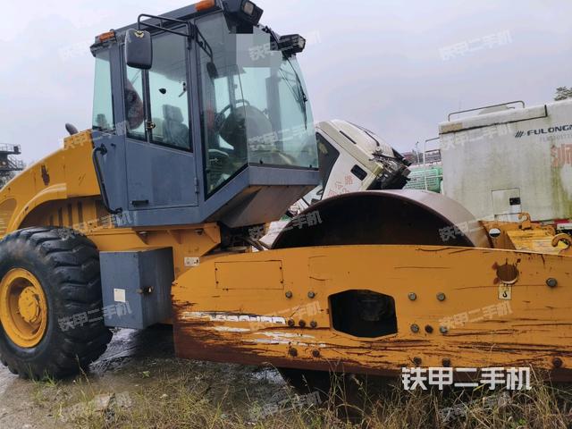 整機(jī)右后45°（設(shè)備外觀及核心部件）