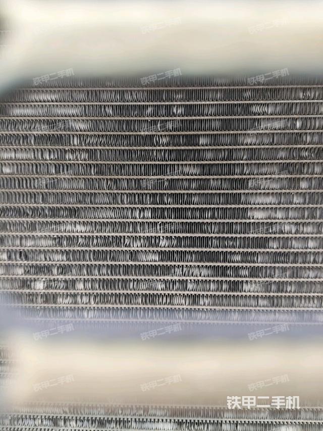 散熱器正面（大件艙室）