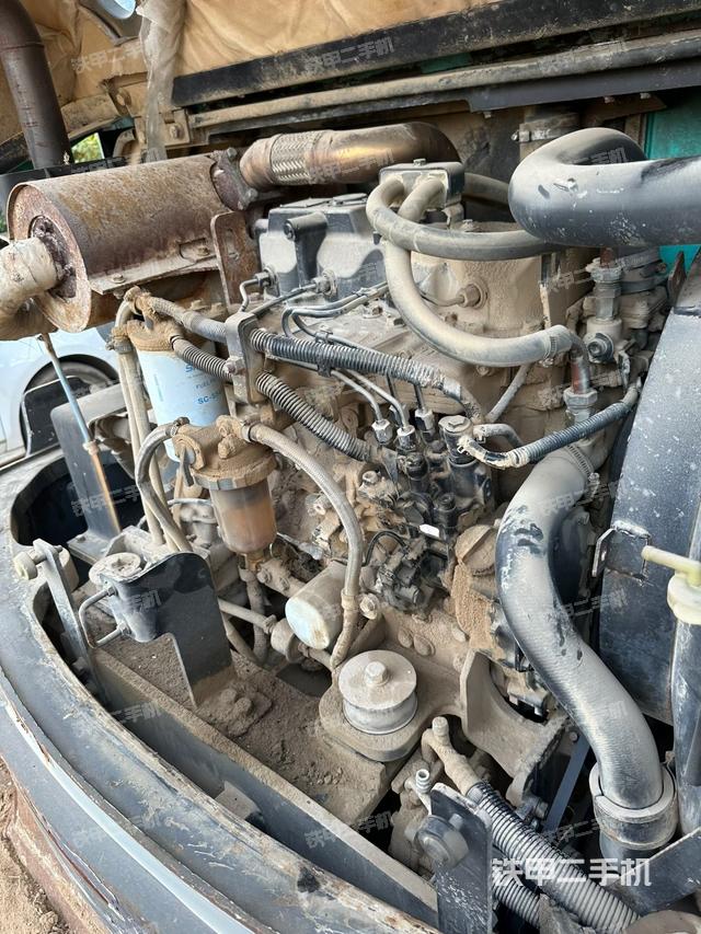 駕駛室頂部（整機(jī)外觀）