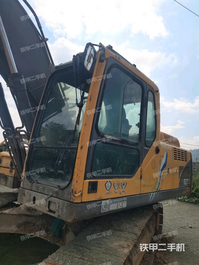 駕駛室左前45度（駕駛室部分）