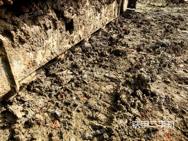 右側(cè)履帶整體?(行走機(jī)構(gòu)) 右側(cè)履帶整體?(行走機(jī)構(gòu))