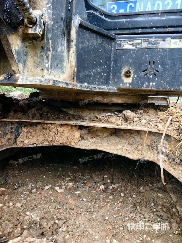 轉(zhuǎn)盤和下車架正前（工作和回轉(zhuǎn)裝置）