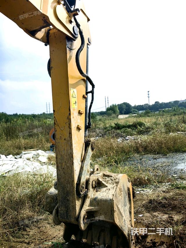 小臂整體左后(工作和回轉(zhuǎn)裝置) 小臂整體左后(工作和回轉(zhuǎn)裝置)